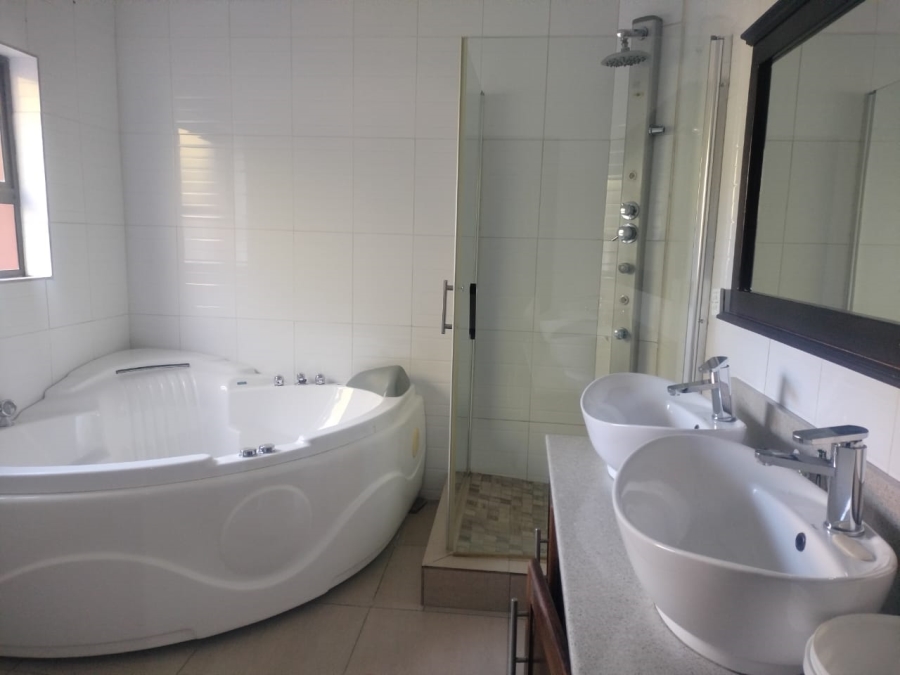 5 Bedroom Property for Sale in Universitas Free State